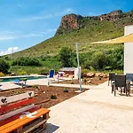 Willa Maguetta With Private Pool In