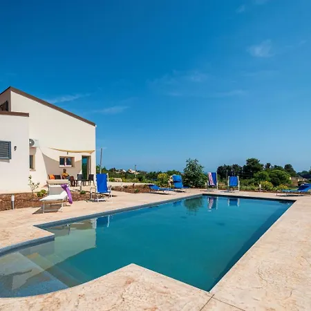 Maguetta With Private Pool In Villa